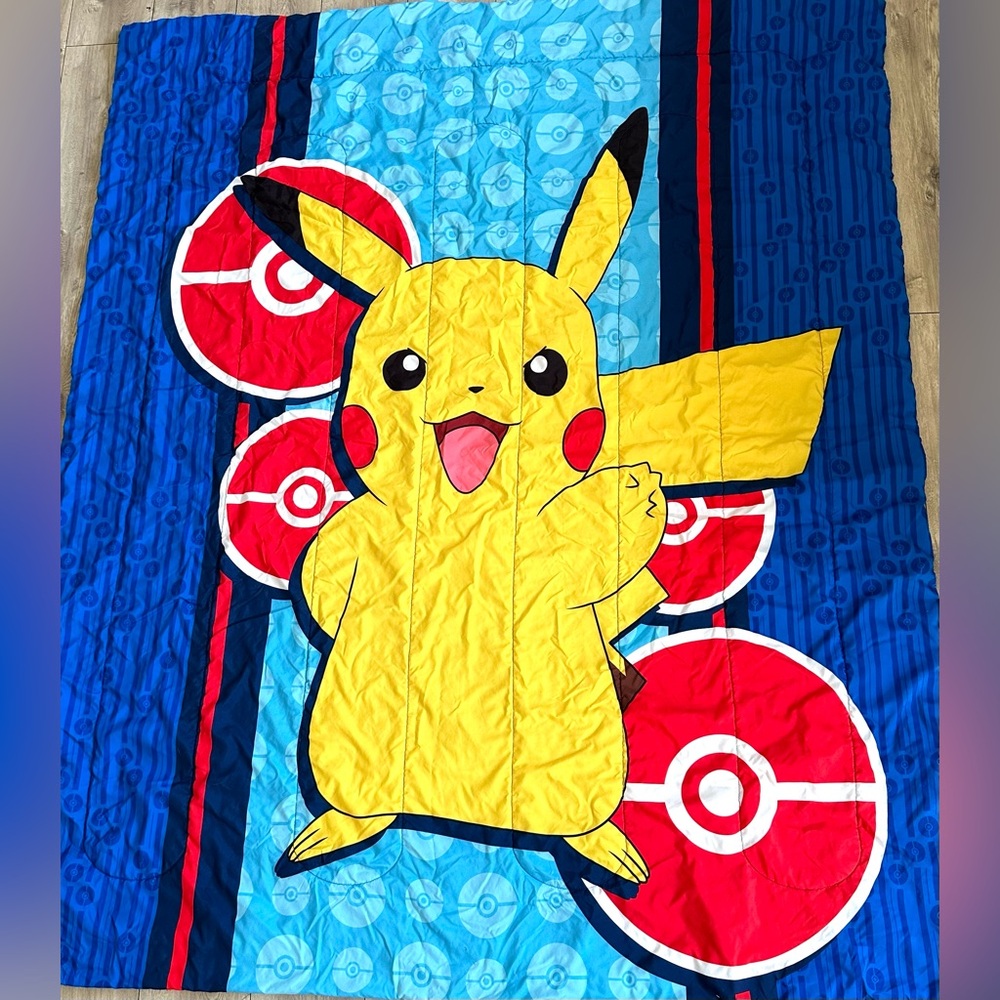 SOLD Pikachu Pokeball Twin / Full Reversible Comforter Blanket With sheet